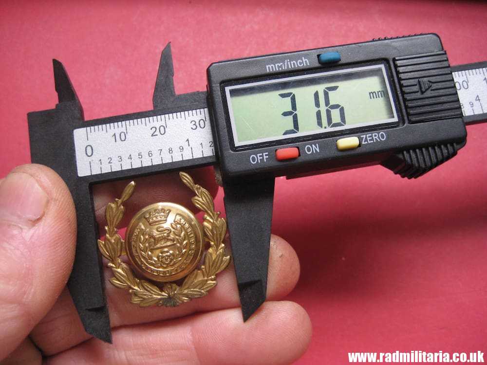 & WW1/WW2 metal BROCHE - York & Lancaster Regiment. - Image 8