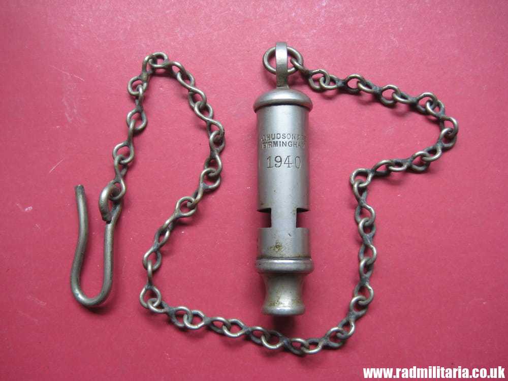 & WW2 original British MILITARY WHISTLE with chain & date 1940 /I\ maker: J. HUDSON Birmingham.