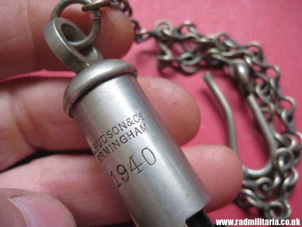 & WW2 original British MILITARY WHISTLE with chain & date 1940 /I\ maker: J. HUDSON Birmingham. - Image 3