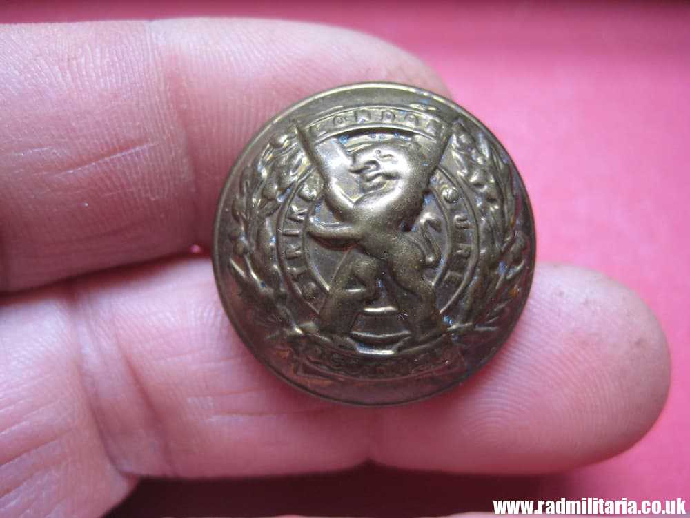 & WW1 British London Scottish 14th Battalion, The London Scottish Regiment Tunic Button - brass - Image 2