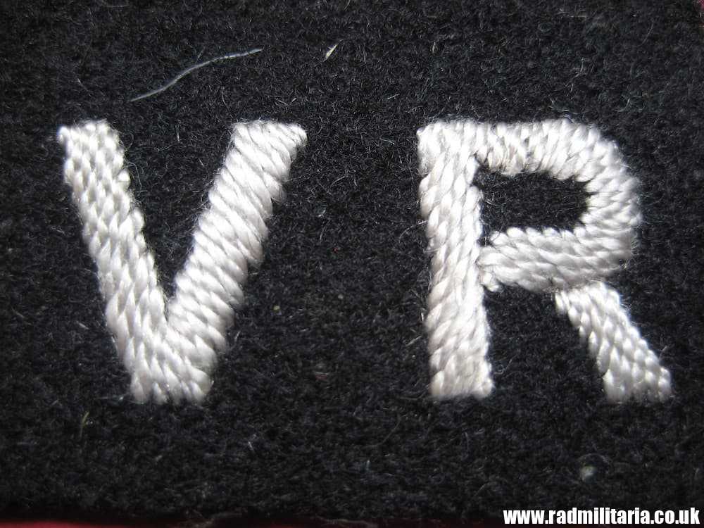 & WW2 Royal Air Force PATCHES - Set of 3: RAF Eagle & VR original patches. - Image 4