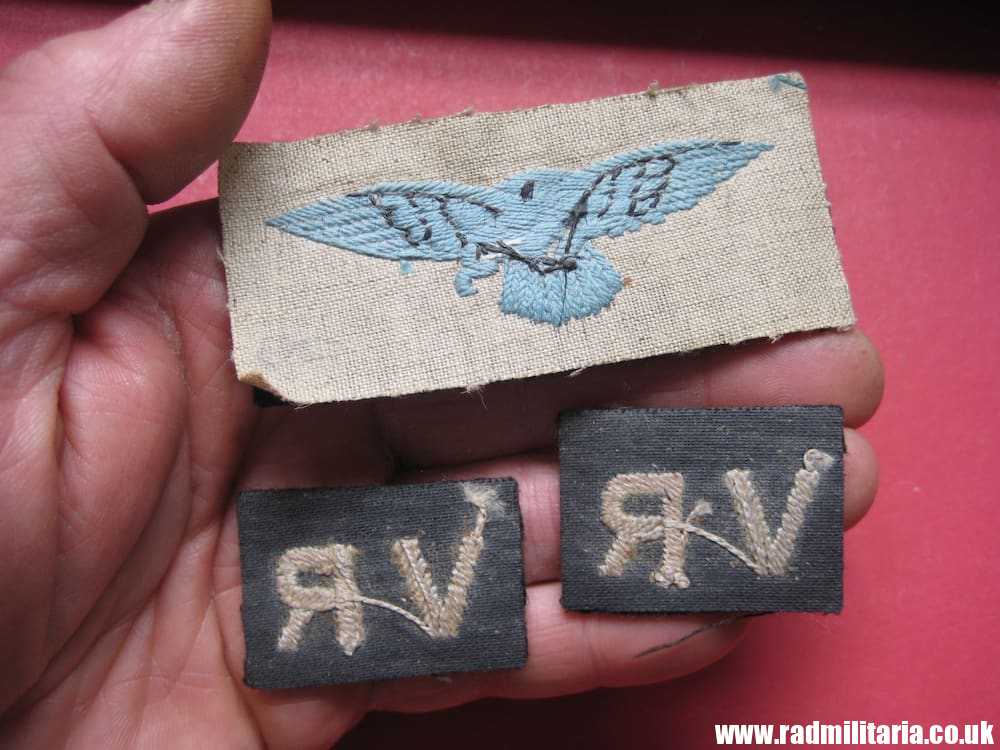 & WW2 Royal Air Force PATCHES - Set of 3: RAF Eagle & VR original patches. - Image 2