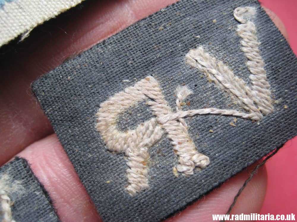 & WW2 Royal Air Force PATCHES - Set of 3: RAF Eagle & VR original patches. - Image 11