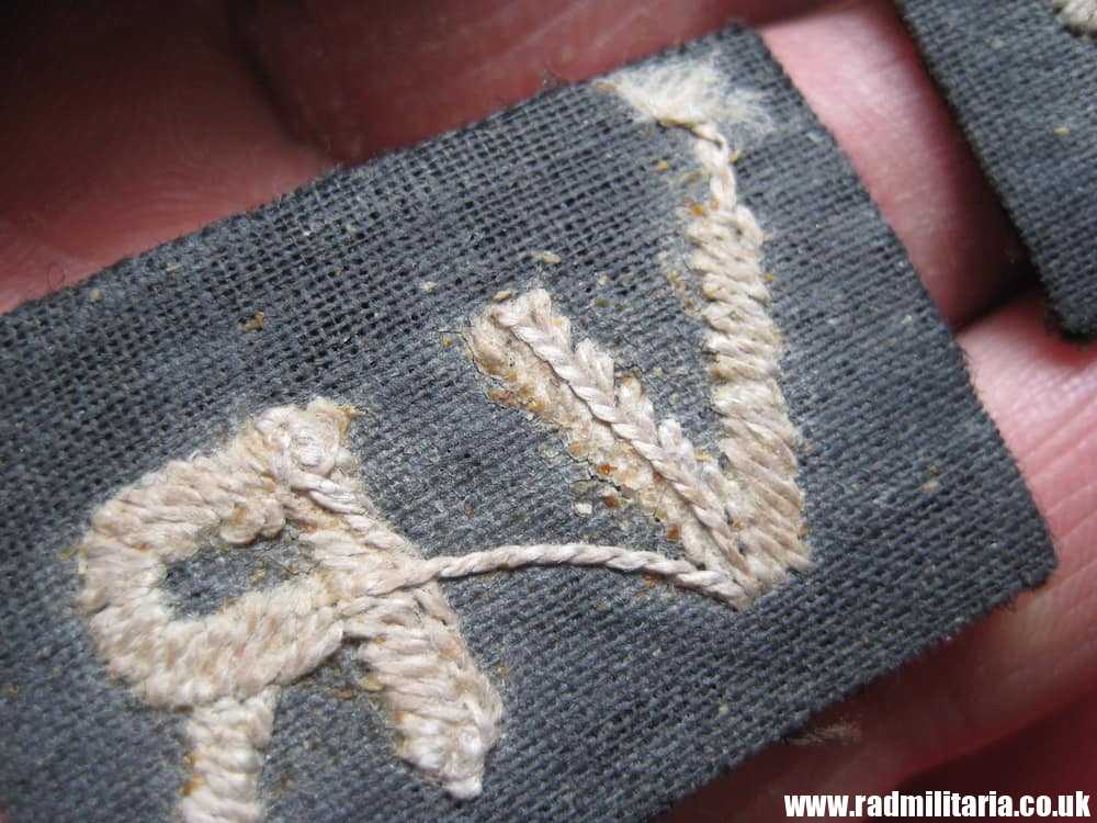 & WW2 Royal Air Force PATCHES - Set of 3: RAF Eagle & VR original patches. - Image 12