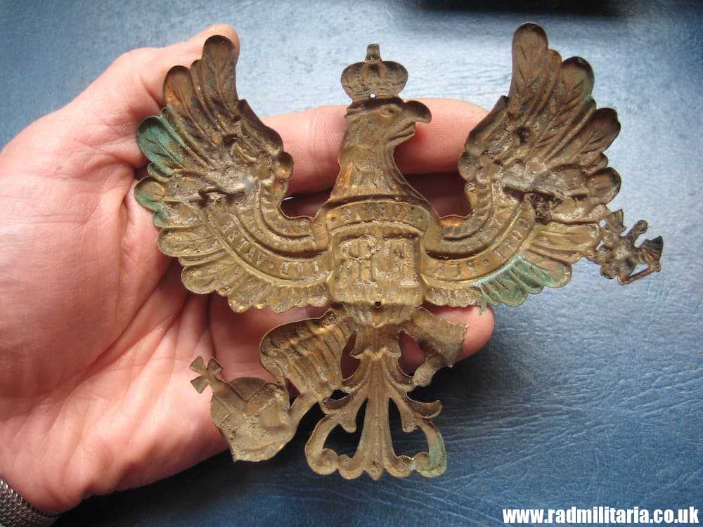 & WW1 original German pickelhaube EAGLE CAP BADGE poor condition, as found - Image 3