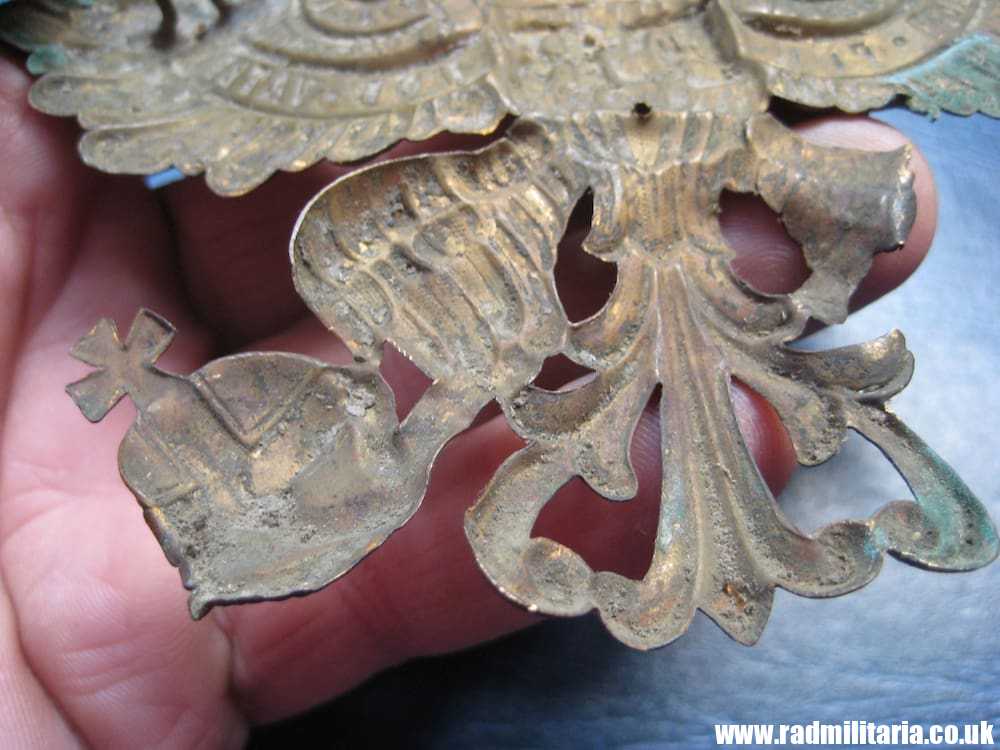 & WW1 original German pickelhaube EAGLE CAP BADGE poor condition, as found - Image 7