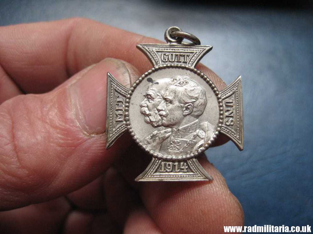 & original WW1 German patriotic CROSS - Gott Mit Uns 1914, very good condition