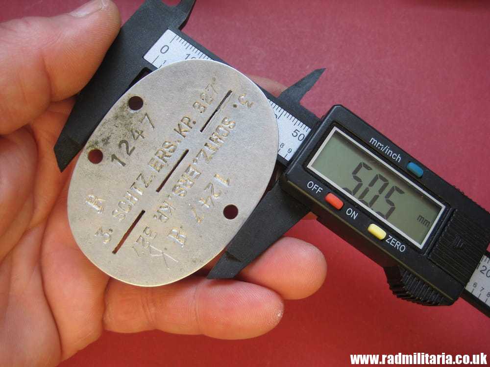 & original German DOG TAG – ID DISC in good condition: 1247 B 3. SCHTZ. ERS. KP. 327 - Image 9