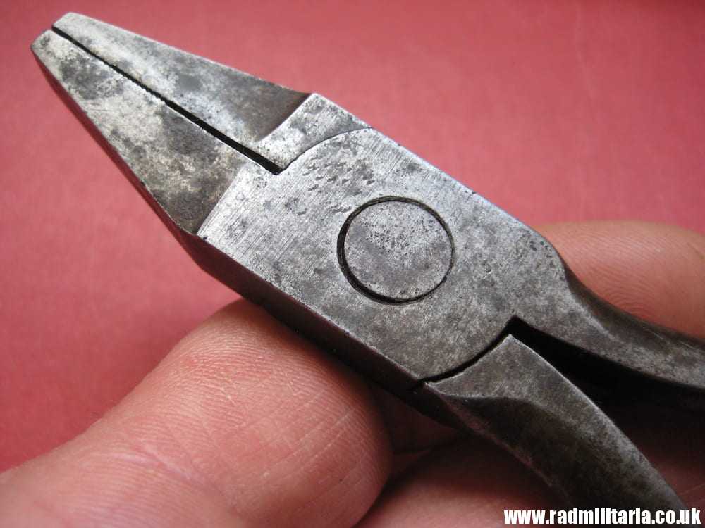 & WW2 British RAF PLIERS with date 1939 - A.M. Air Ministry. - Image 6