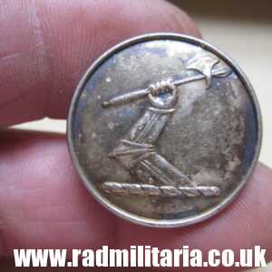 & large size LIVERY BUTTON in good condition, maker: E.W. Jackson & Co  58 Gracechurch London.