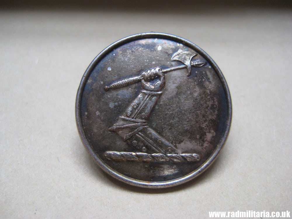 & large size LIVERY BUTTON in good condition, maker: E.W. Jackson & Co  58 Gracechurch London. - Image 5