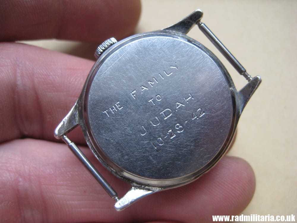 & WW2 military or military style WRIST WATCH in working order, inscription: "Family to JUDAH 28. Oct. 1942" - Image 5