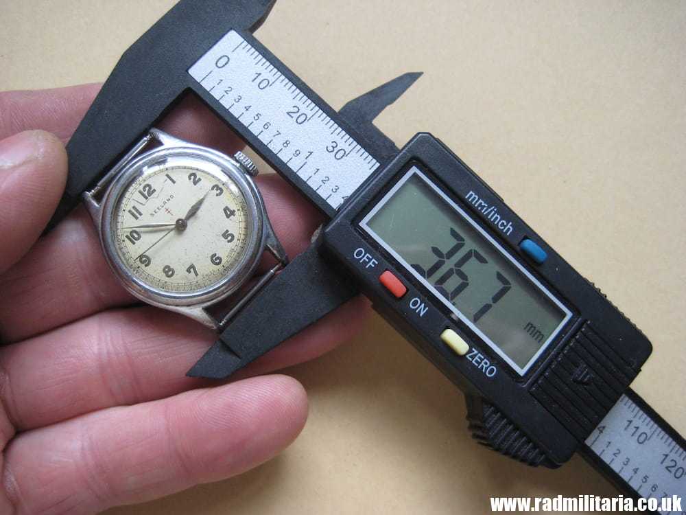 & WW2 military or military style WRIST WATCH in working order, inscription: "Family to JUDAH 28. Oct. 1942" - Image 9