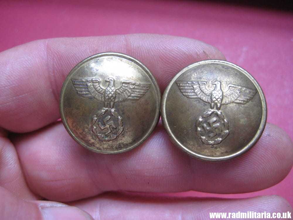 & WW2 SET of 2 German BUTTONS with eagle, marked: "25M Hochfeine Qualitat" - Image 8