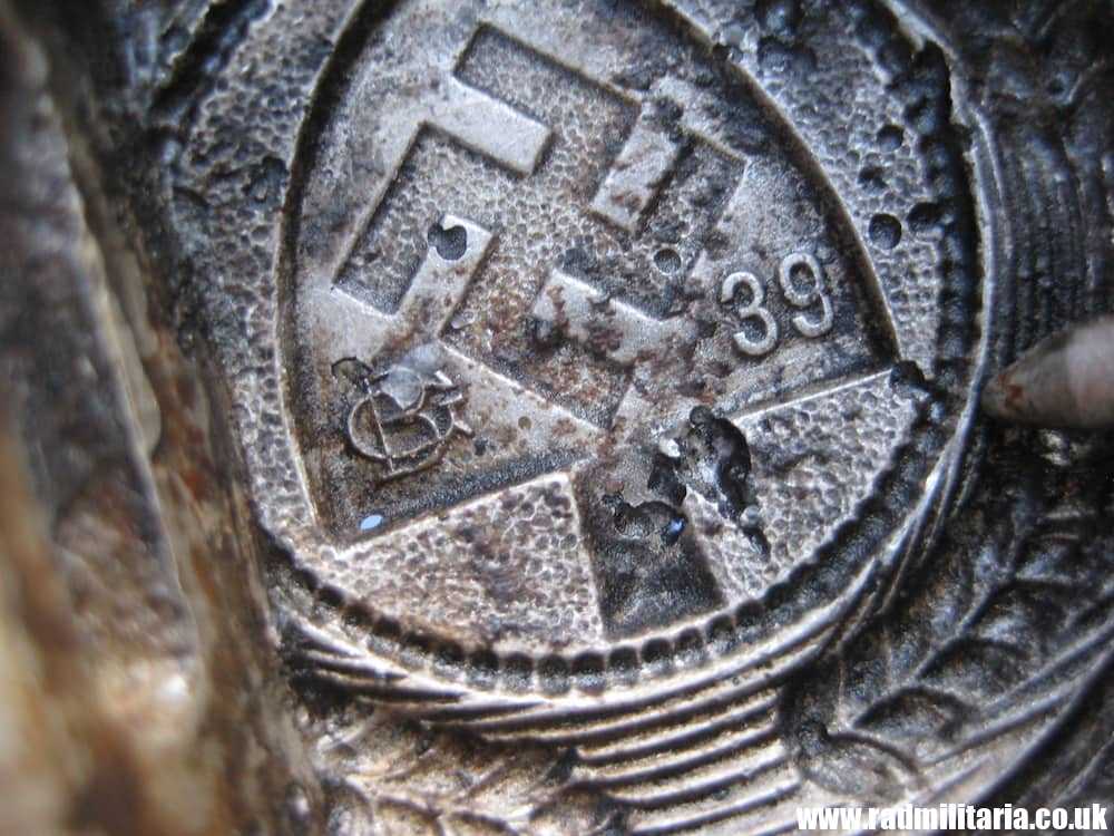 & WW2 original German RAD BELT BUCKLE made of aluminum, marked: GB 39 maker: Gustav Brehmer - Image 4