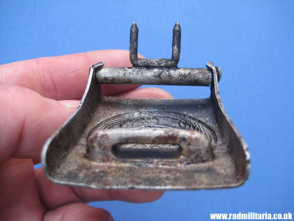 & WW2 original German RAD BELT BUCKLE made of aluminum, marked: GB 39 maker: Gustav Brehmer - Image 11