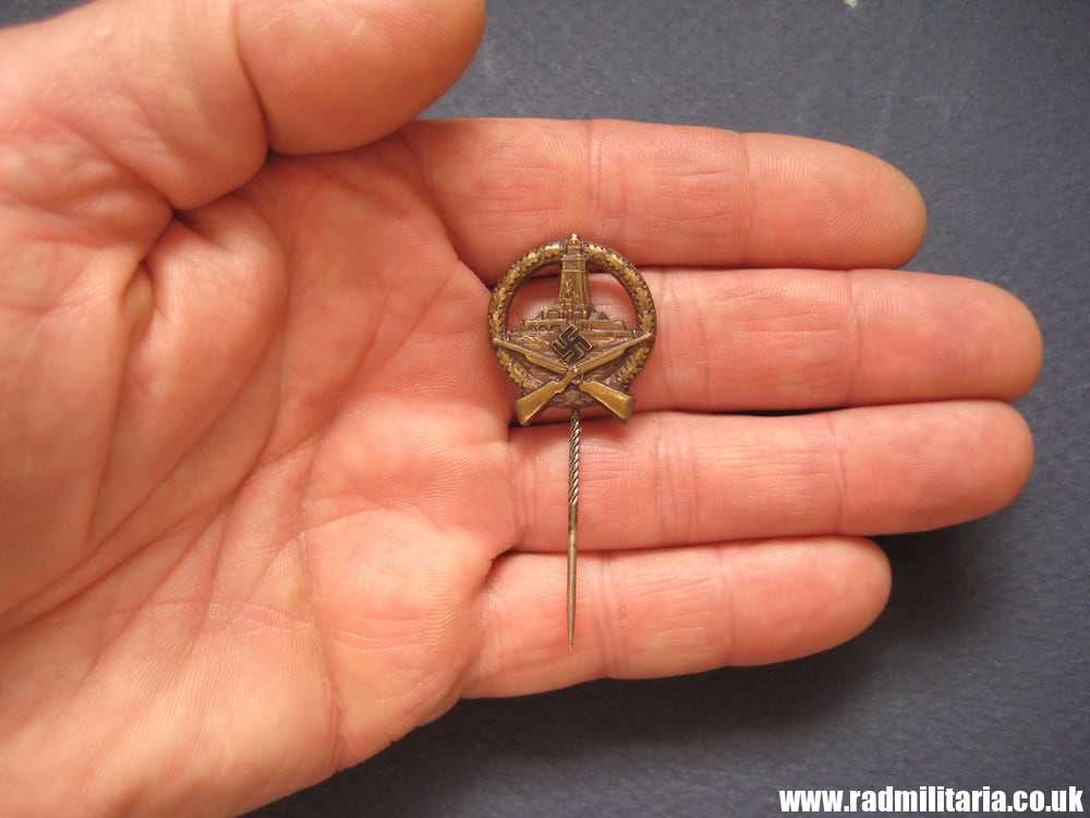 & WW2 German MARKSMANSHIP RIFLE Pin BADGE - Veteran Association: DRKB Badge in very good condition. - Image 7