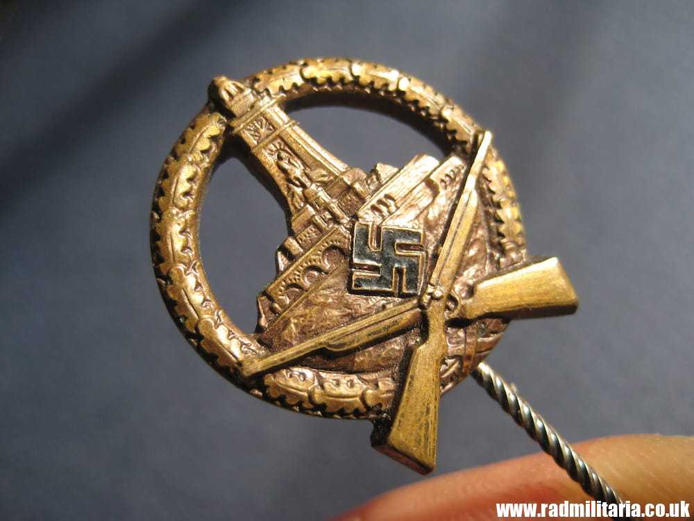 & WW2 German MARKSMANSHIP RIFLE Pin BADGE - Veteran Association: DRKB Badge in very good condition.