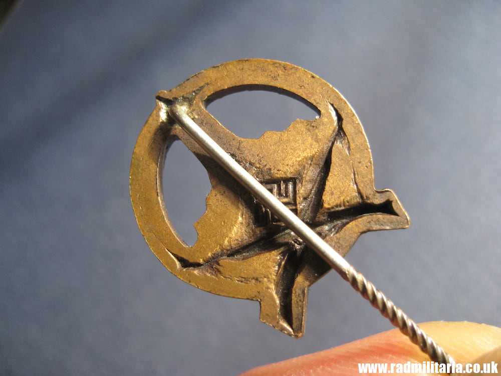 & WW2 German MARKSMANSHIP RIFLE Pin BADGE - Veteran Association: DRKB Badge in very good condition. - Image 9