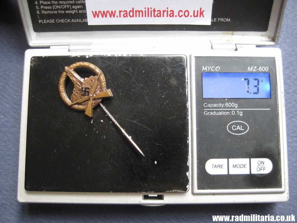 & WW2 German MARKSMANSHIP RIFLE Pin BADGE - Veteran Association: DRKB Badge in very good condition. - Image 10