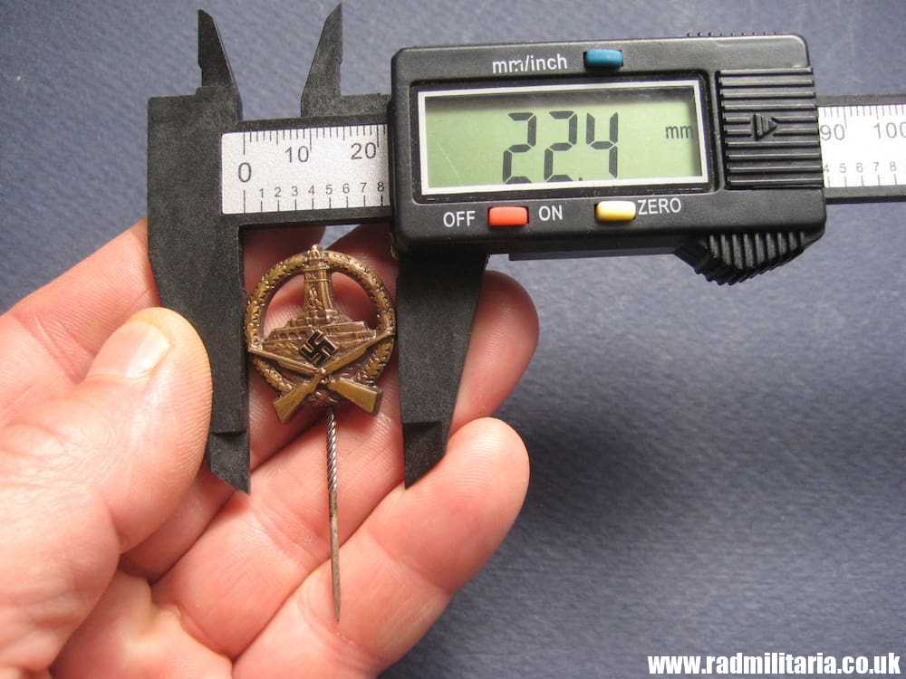 & WW2 German MARKSMANSHIP RIFLE Pin BADGE - Veteran Association: DRKB Badge in very good condition. - Image 11