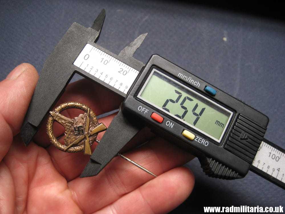 & WW2 German MARKSMANSHIP RIFLE Pin BADGE - Veteran Association: DRKB Badge in very good condition. - Image 12