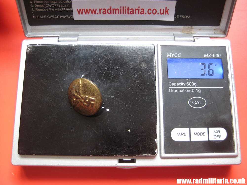 & WW2 PAIR of German NSDAP BUTTONS with eagle, RZM marks: RZM M5/236/14 genuine. - Image 8