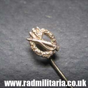 & original WW2 German INFANTRY ASSAULT BADGE - Miniature metal pin BADGE.