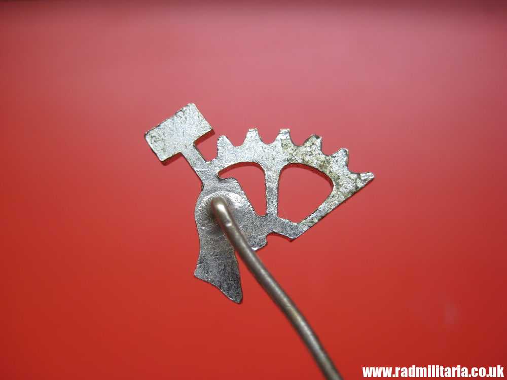 & WW2 original German PIN BADGE: NSBO Nationalsozialistische Betriebszellen Organisation (N.S.B.O.) - Image 3