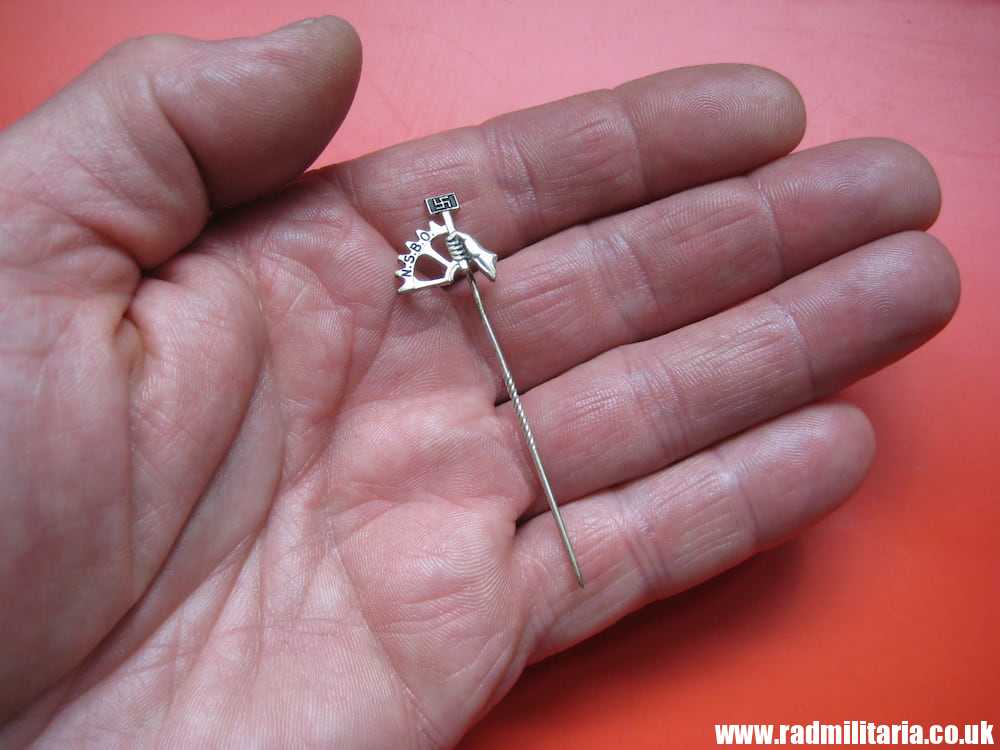 & WW2 original German PIN BADGE: NSBO Nationalsozialistische Betriebszellen Organisation (N.S.B.O.) - Image 5