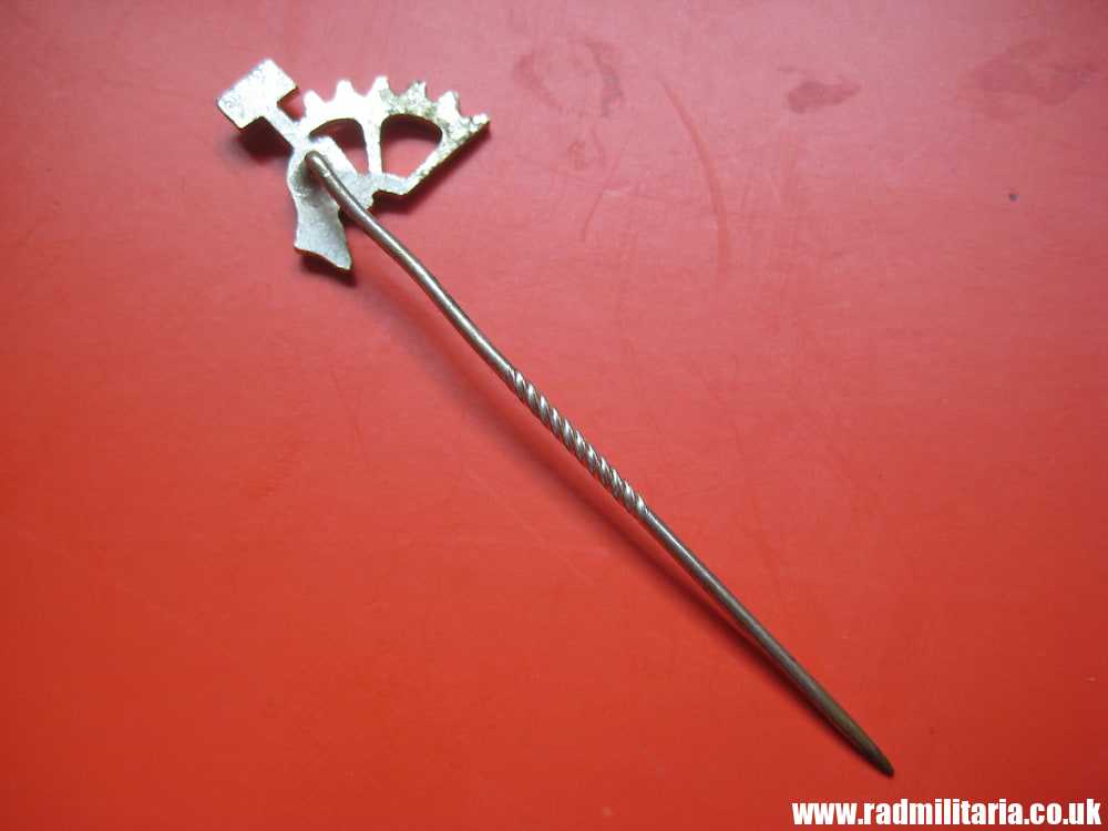 & WW2 original German PIN BADGE: NSBO Nationalsozialistische Betriebszellen Organisation (N.S.B.O.) - Image 6