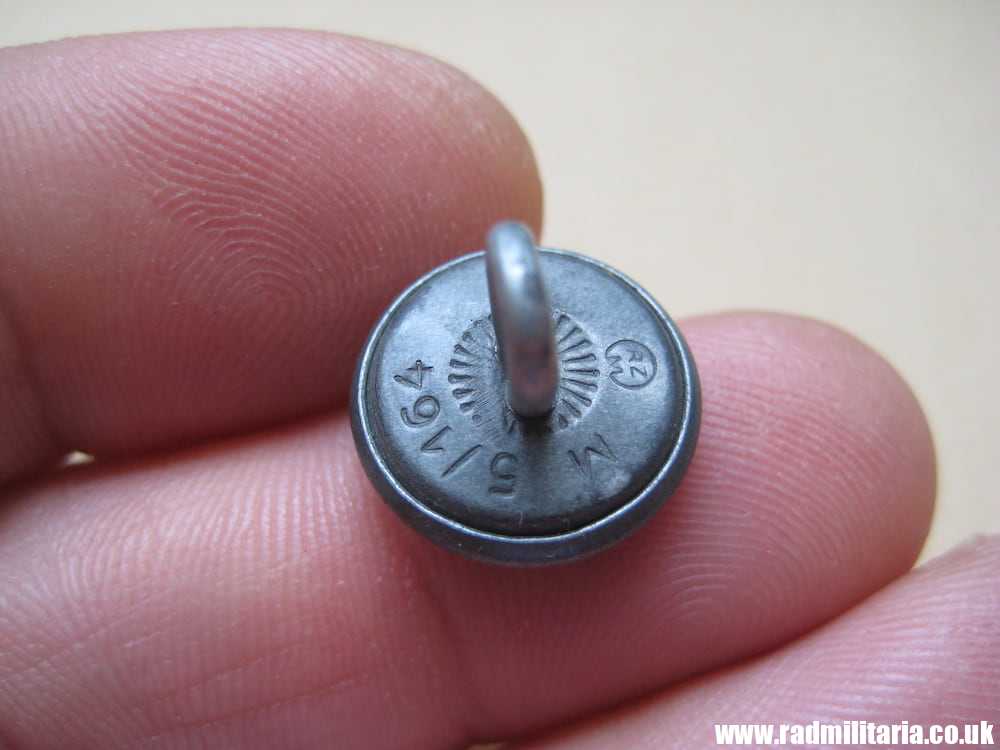& WW2 German Wehrmacht FIELD CAP BUTTON marked: RZM M5/164 small size. - Image 4