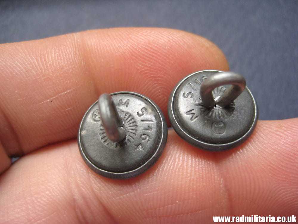 & WW2 SET of 2 German Wehrmacht FIELD CAP BUTTONS marked: RZM M5/164 small size. RARE ! - Image 5