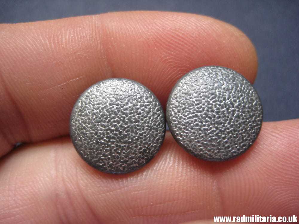 & WW2 SET of 2 German Wehrmacht FIELD CAP BUTTONS marked: RZM M5/164 small size. RARE ! - Image 4