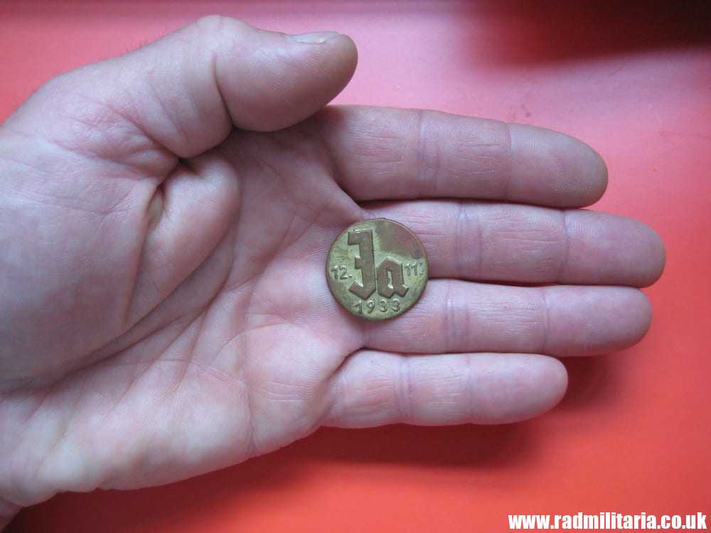 & pre WW2 original German TINNIE Badge: "JA 12.11.1933" A. Hitler election badge. - Image 4
