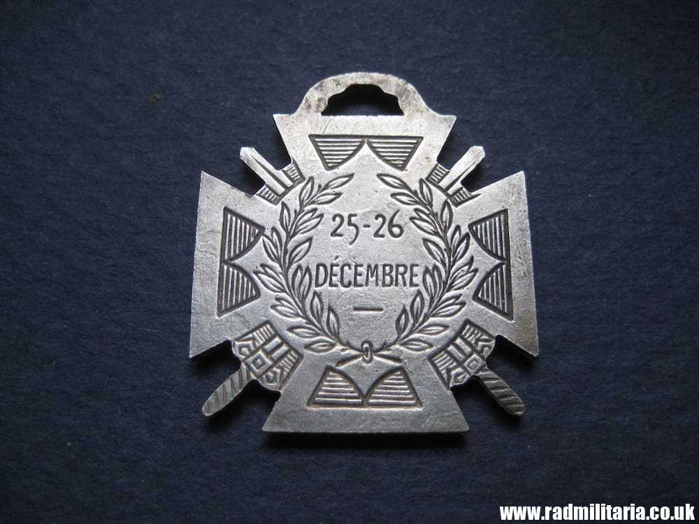 & WW1 original French CROSS BADGE with date 25-26.12.1915 JOURNEE DU POILU - genuine. - Image 4