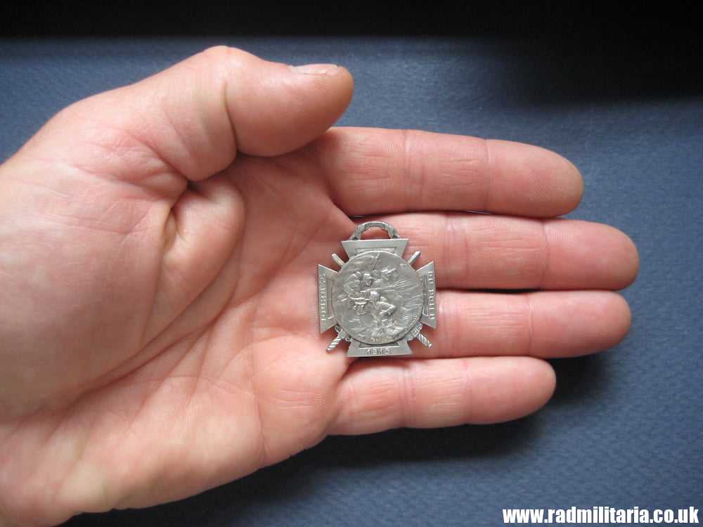 & WW1 original French CROSS BADGE with date 25-26.12.1915 JOURNEE DU POILU - genuine. - Image 9