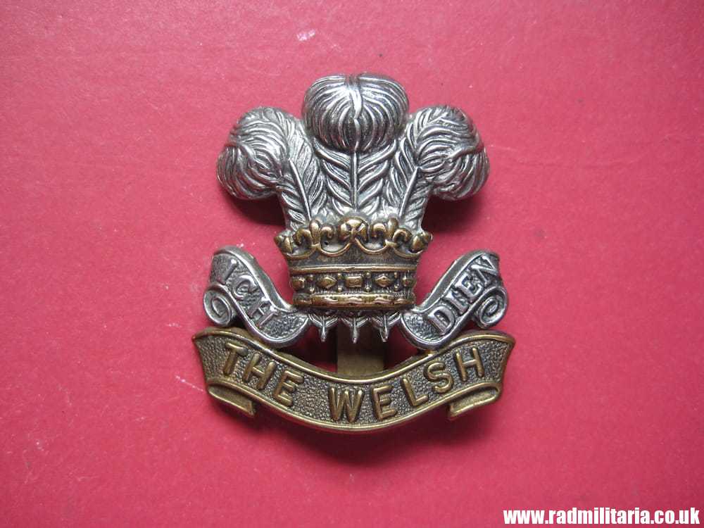 & WW1 original British CAP BADGE - THE WELSH, Welsh Regiment, maker: J. R. Gaunt London. - Image 5