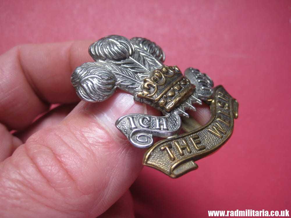 & WW1 original British CAP BADGE - THE WELSH, Welsh Regiment, maker: J. R. Gaunt London. - Image 7