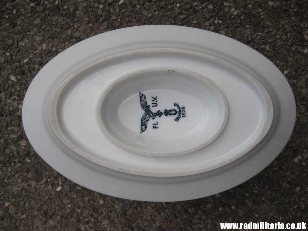 & original German LUFTWAFFE porcelain SAUCE BOAT / GREAVY BOAT FL.U.V. 1939 in very good condition. - Image 8