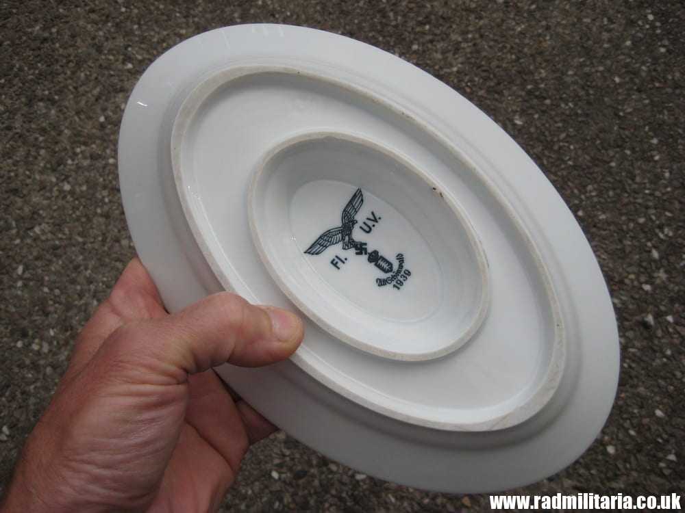 & original German LUFTWAFFE porcelain SAUCE BOAT / GREAVY BOAT FL.U.V. 1939 in very good condition. - Image 10