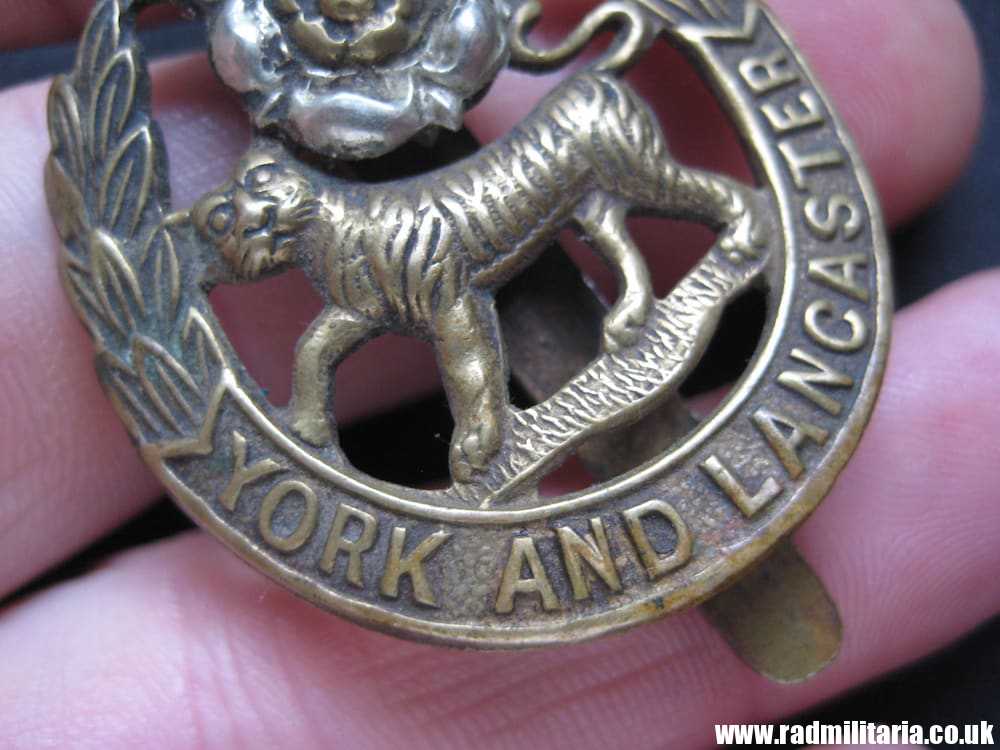 & WW1 British Regimental badge - CAP BADGE: York and Lancaster Regiment. - Image 5