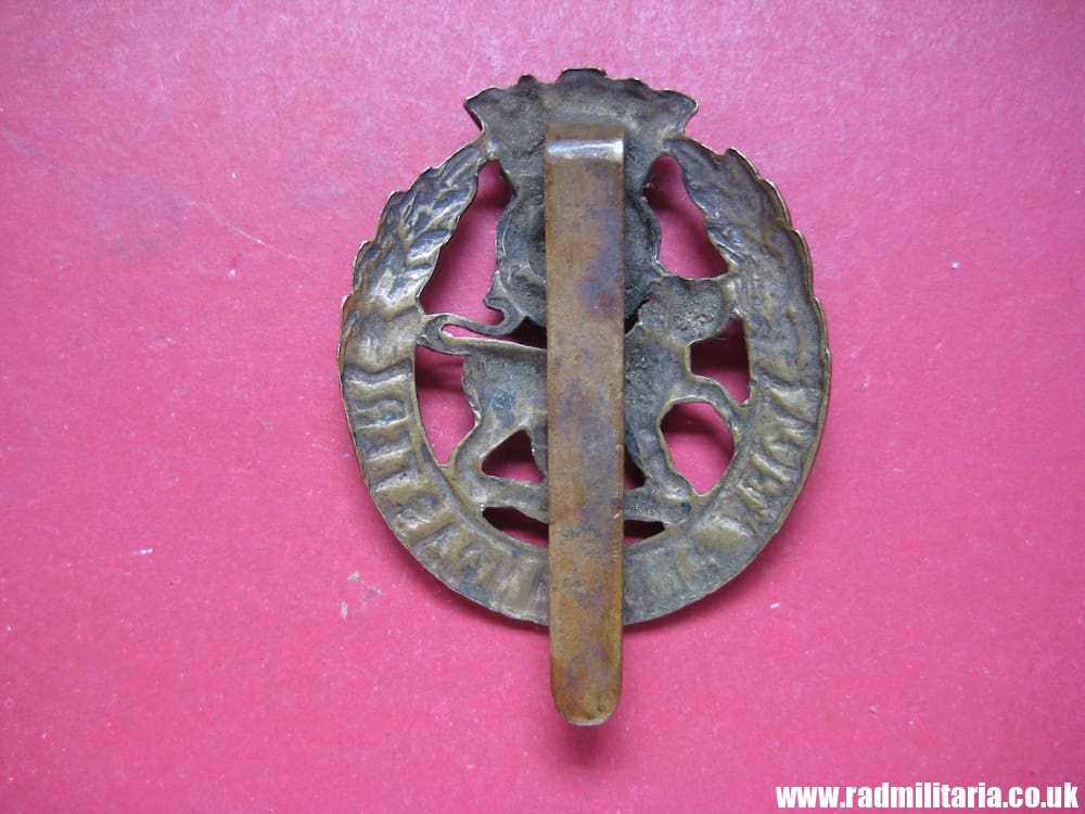 & WW1 British Regimental badge - CAP BADGE: York and Lancaster Regiment. - Image 3