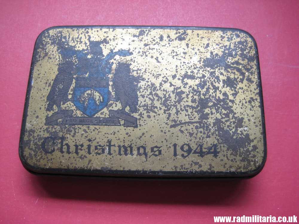 & WW1 original British TIN - CHRISTMAS 1944 in used condition. - Image 2