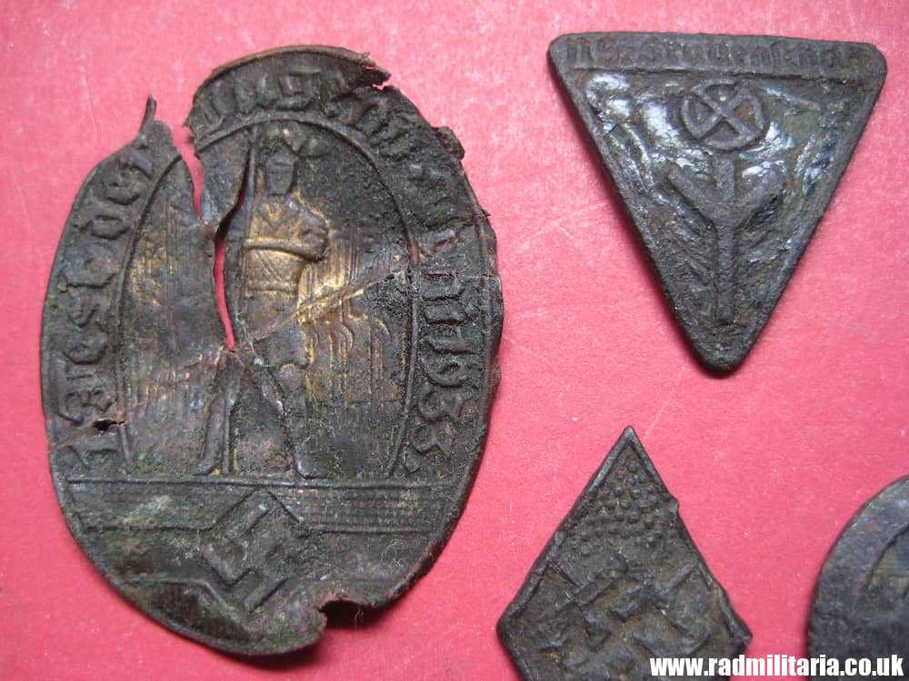 & WW2 small nazi GERMAN BADGES in poor condition - SET OF 5 metal detecting find. - Image 5