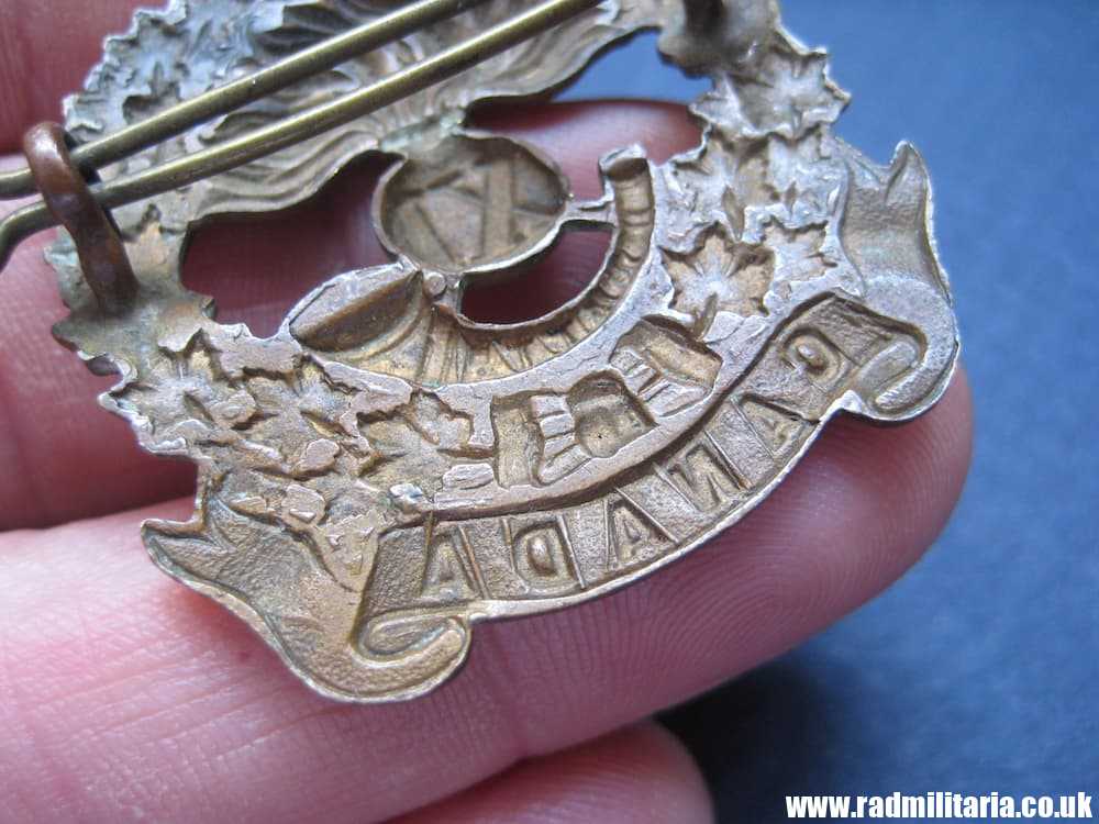& WW1 original XI Battalion CANADA CAP BADGE, rare - genuine ! - Image 4