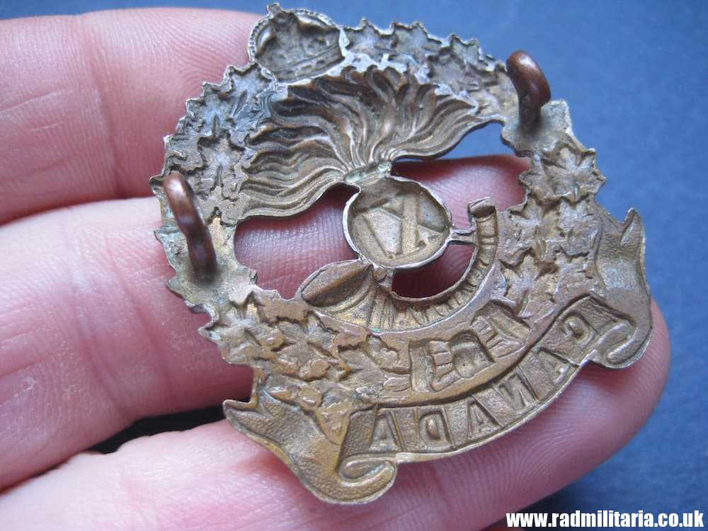 & WW1 original XI Battalion CANADA CAP BADGE, rare - genuine ! - Image 3