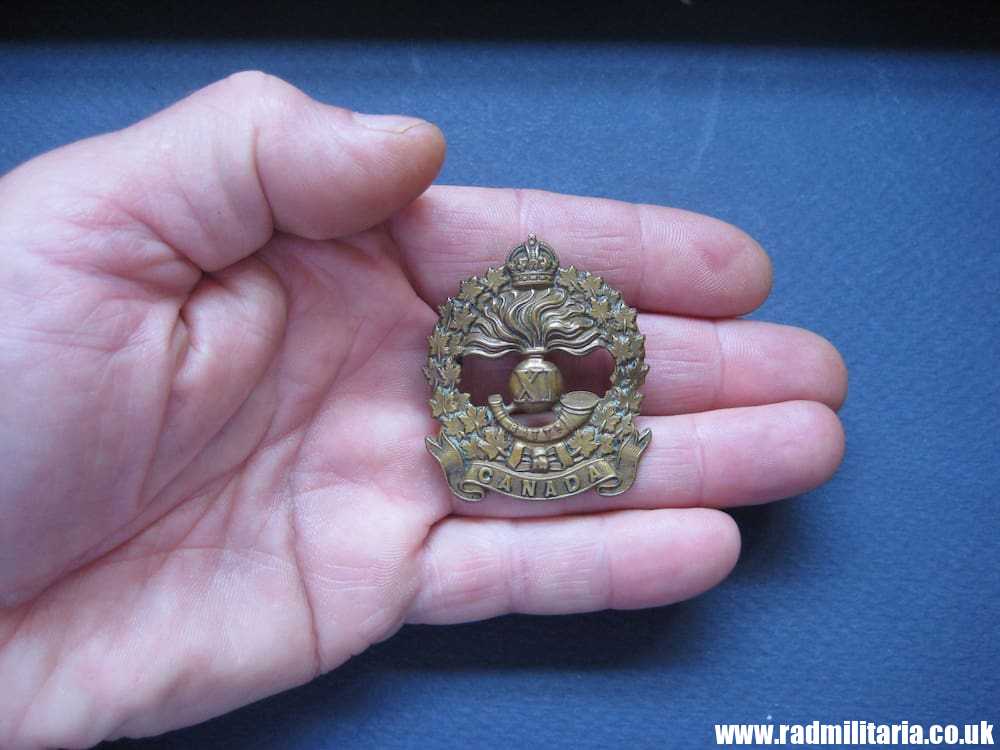 & WW1 original XI Battalion CANADA CAP BADGE, rare - genuine ! - Image 2