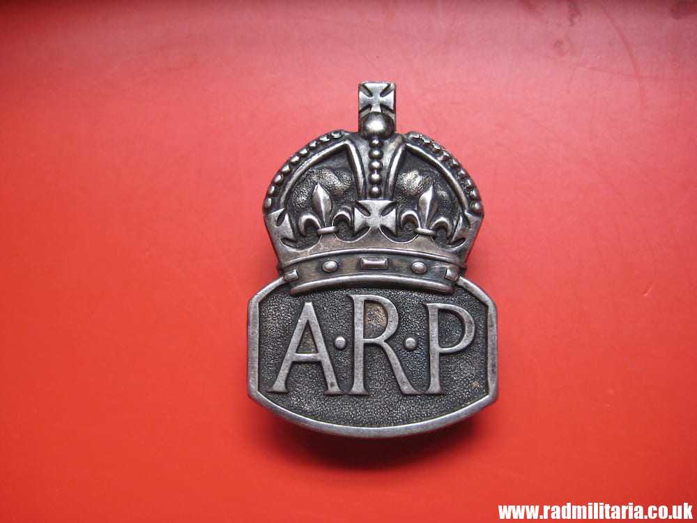 & WW2 British ARP original BADGE for women with no maker marks. - Image 2
