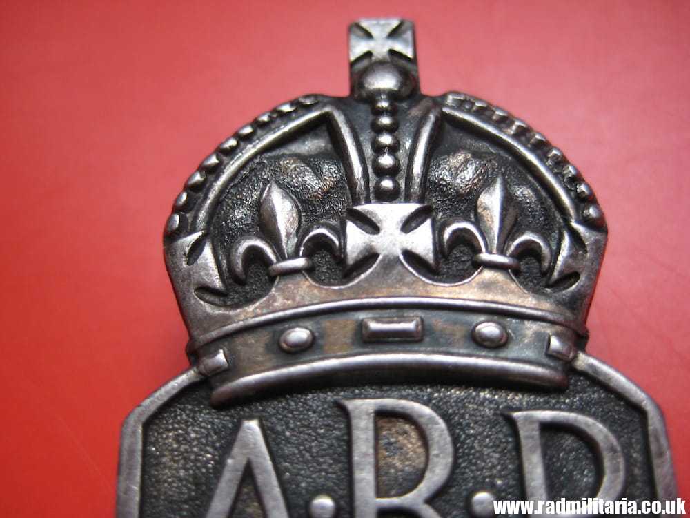 & WW2 British ARP original BADGE for women with no maker marks. - Image 4